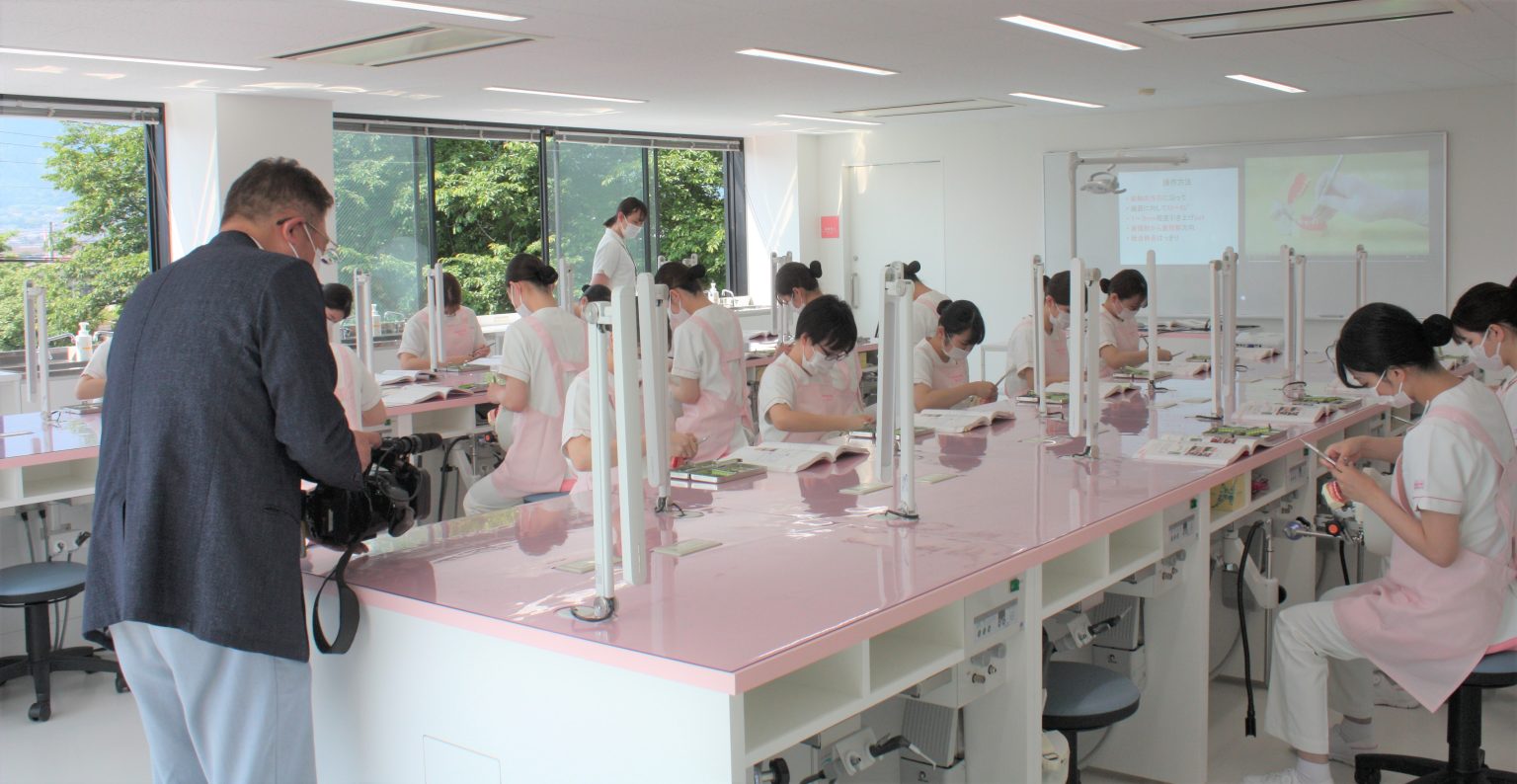 歯科衛生学科2年生🦷ハートネットワーク様取材📷 河原医療大学校 新居浜校